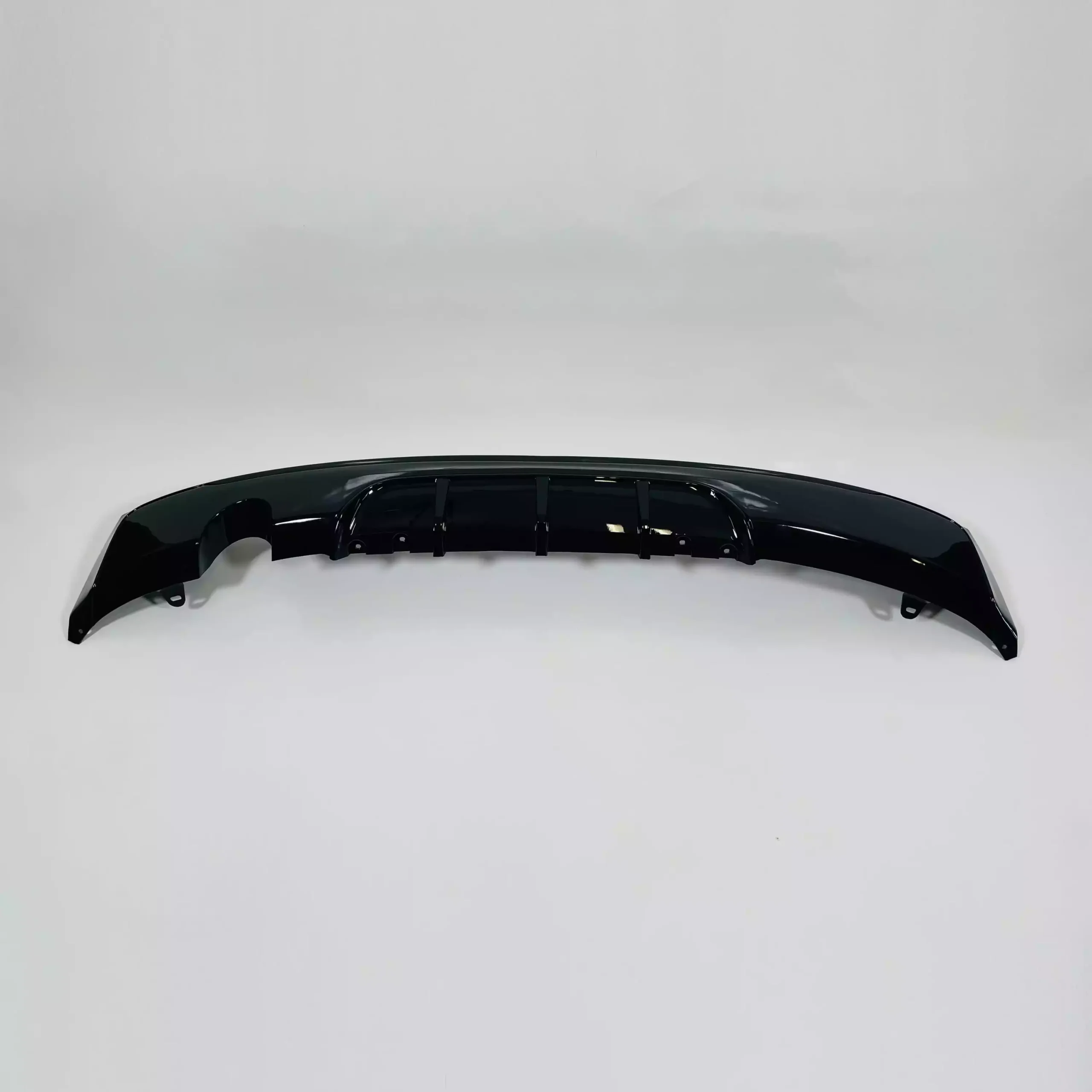 DMB04007-bmw-f22-f23-difuzorius-juodas-blizgus-vieno-ismetimo-1x0-1-scaled