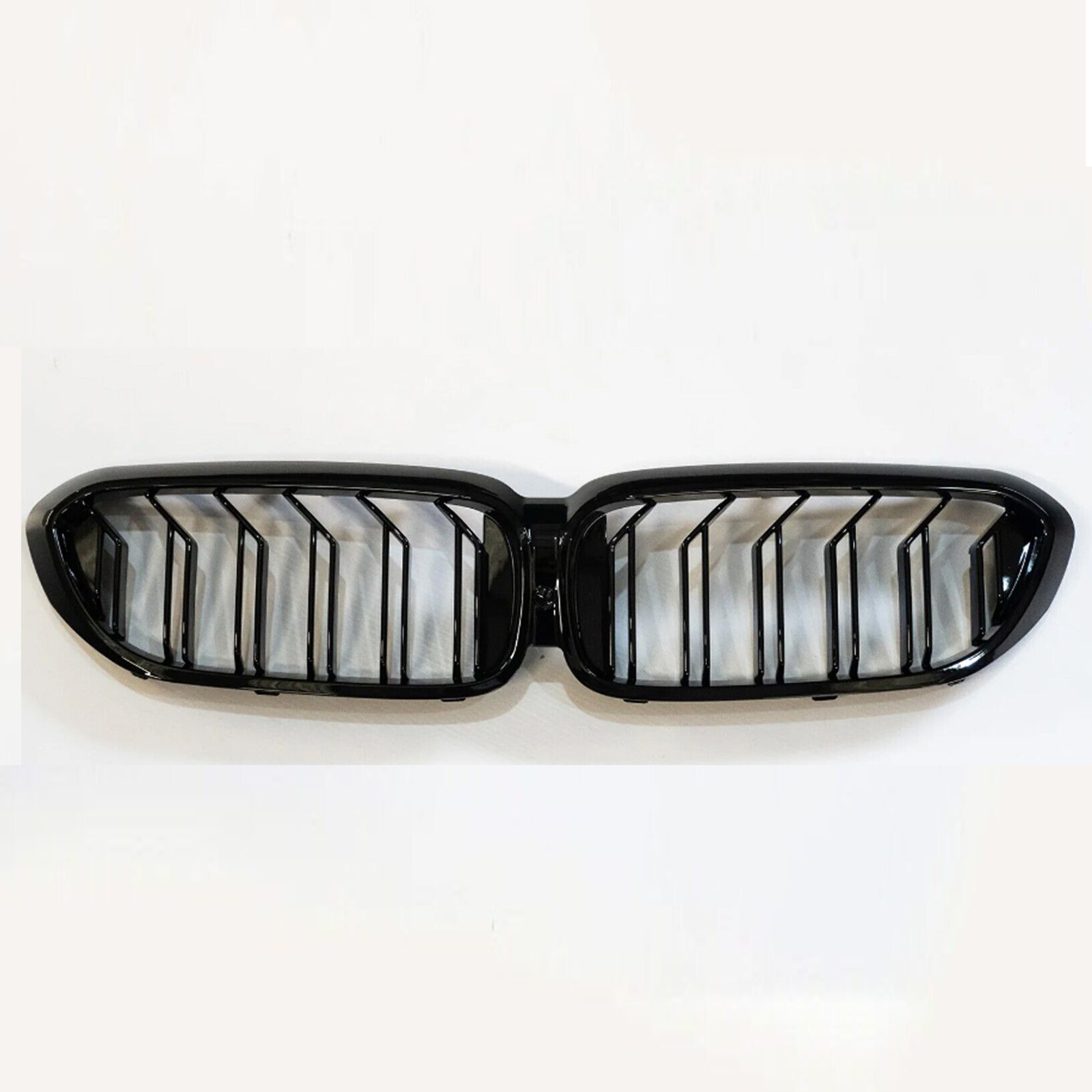 DMB27022-bmw-g30-g1-pre-lci-dvigubos-groteles-lci-isvaizdos